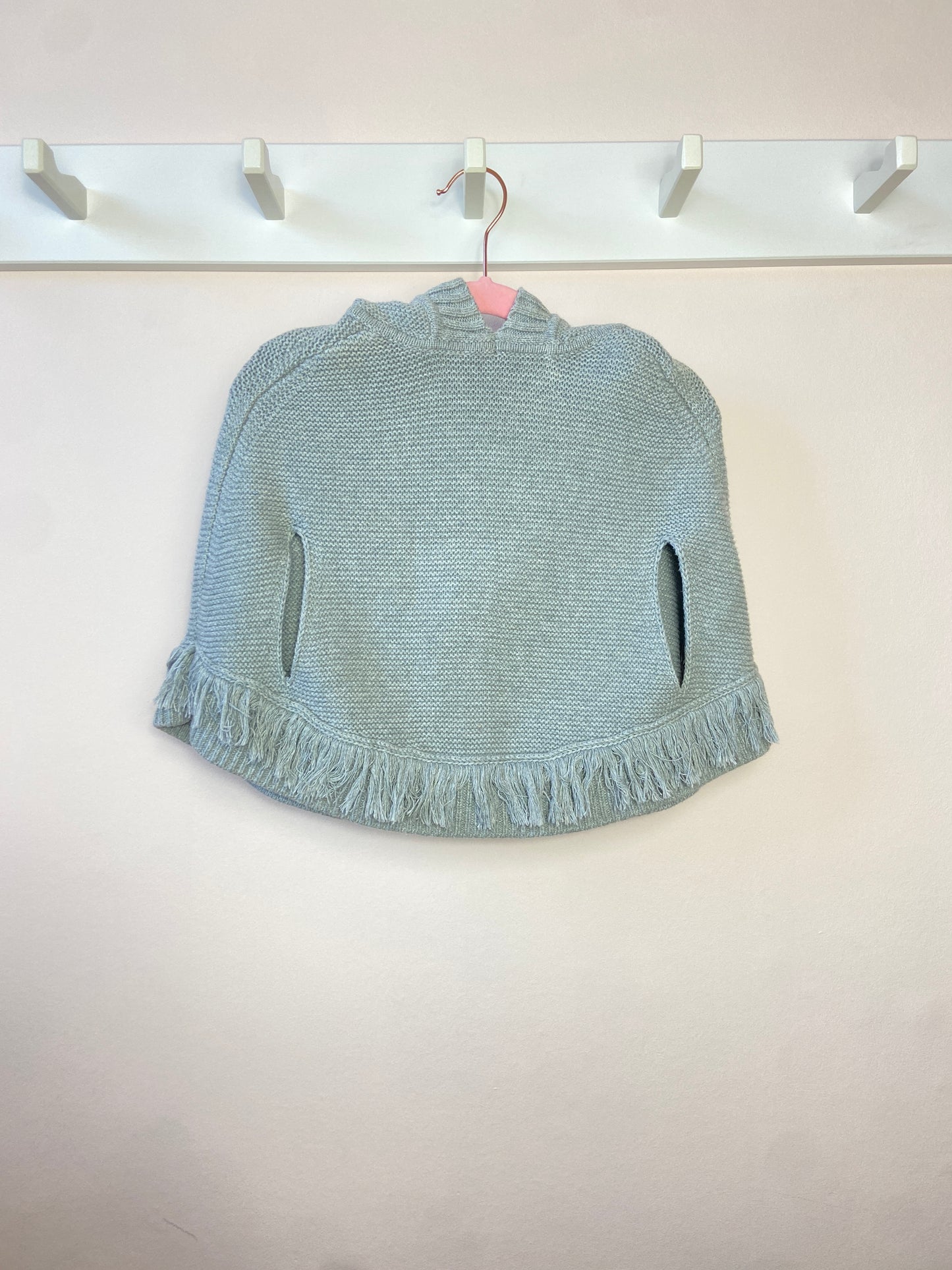 2 Y Grey knitted poncho